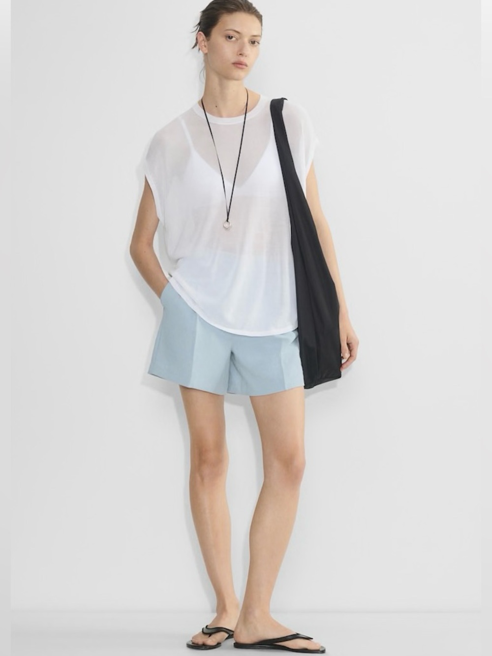 Aritzia The Effortless Short™ Mid-Thigh Light Blue High-Waist Tailored Shorts